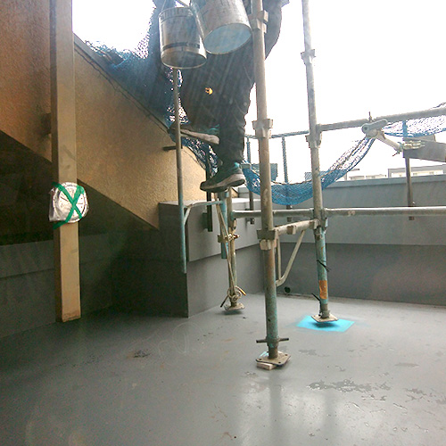 トップコート塗布 兵庫尼崎市 甲斐田工業株式会社 防水工事・塗装工事 ウレタン塗膜防水施工